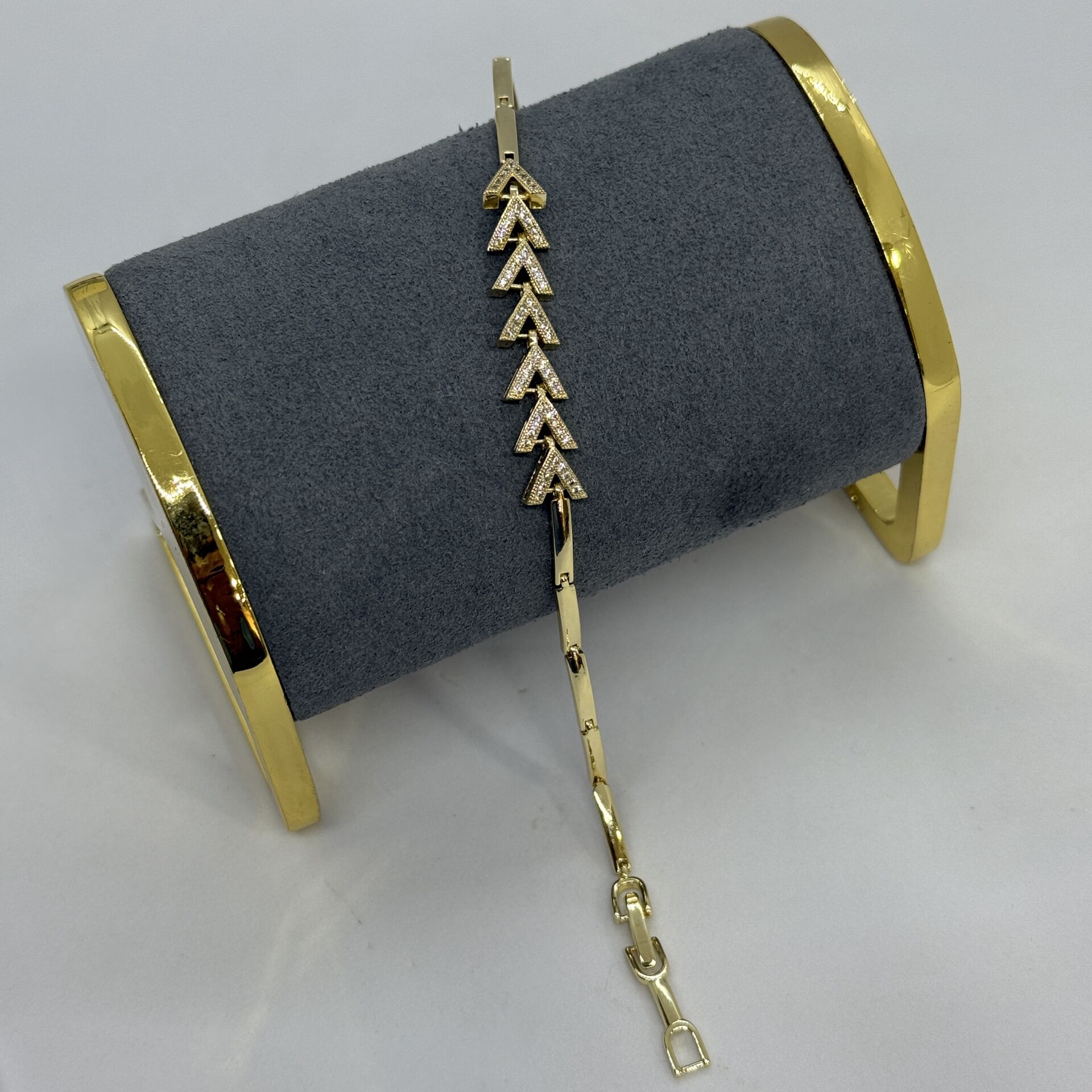 Özel Seri 14K Altın Kaplama  V Kesim Detay Bileklik