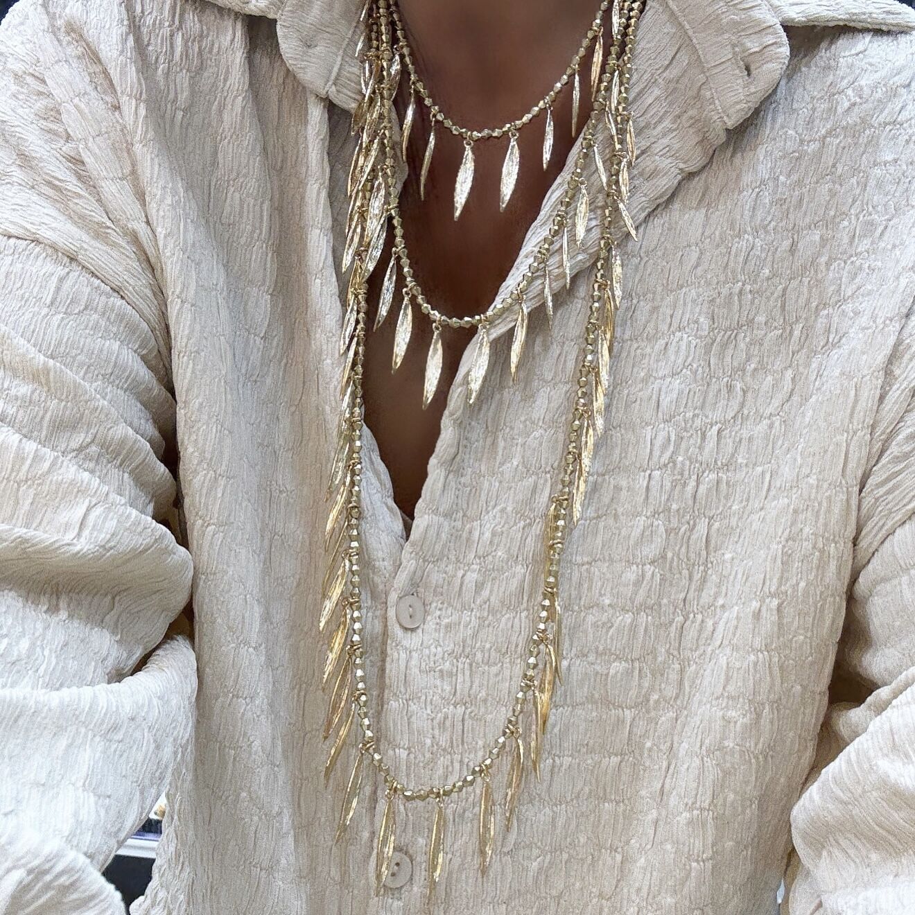 Özel Seri Marka Model Üçlü Görünüm Yaprak Formlu Kolye