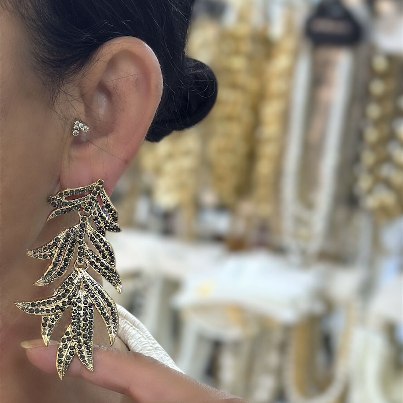 Özel Seri Marka Model Taşlı Yaprak Görünüm Küpe
